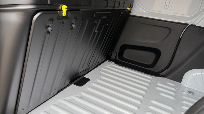 Vauxhall Combo Cargo Combo Diesel 1.5 Turbo D 100ps Prime Plus H1 Van - Image 18